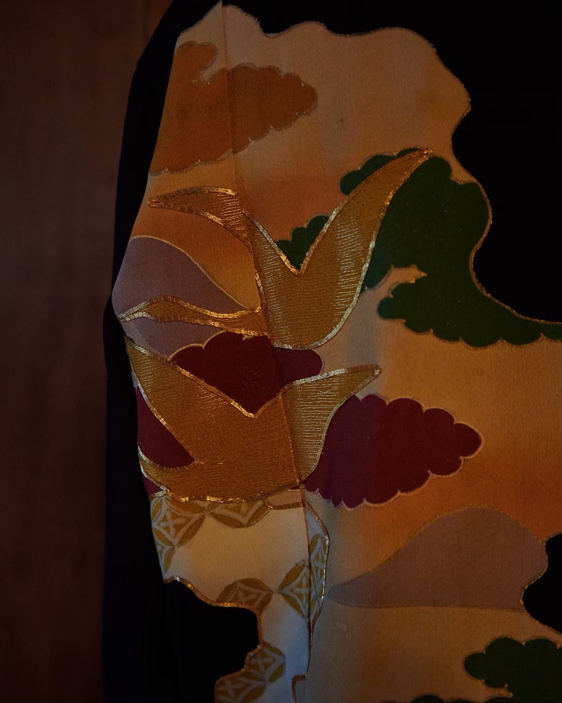 Kimono fabric with cranes edged in gold thread