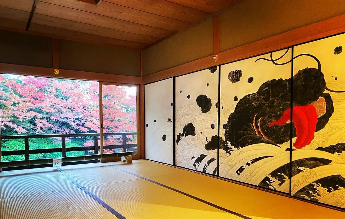 光明院 襖絵の広間と紅葉